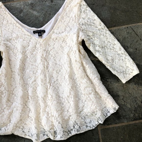 American Eagle Ivory Lace V Neck 3/4 Sleeve Top - Picture 5 of 5